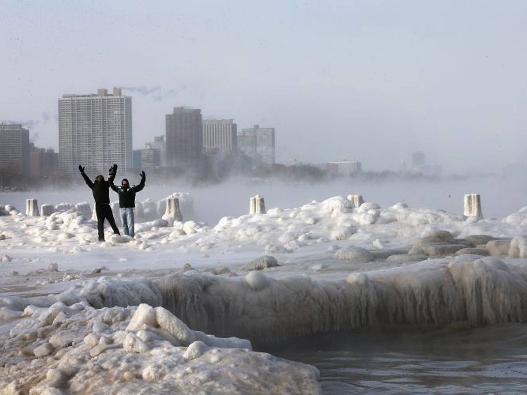 Ледяной шторм 2024. Замерзший город. Озеро Мичиган шторм. Ледяной шторм. Зимние катаклизмы.